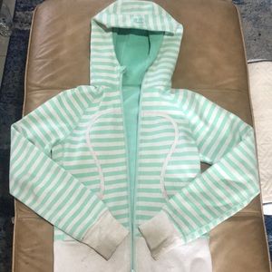 Girls Lulu Lemon 🍋 teal and white jacket.  12-14